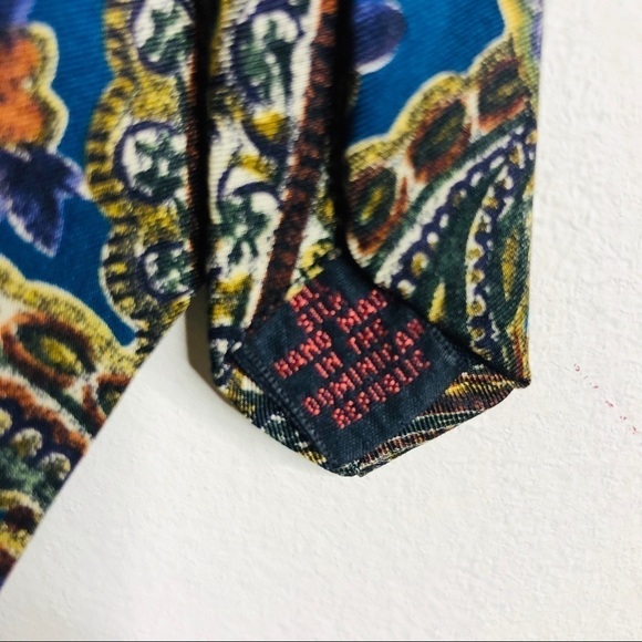 100% Silk Accents Tie - Picture 2 of 4